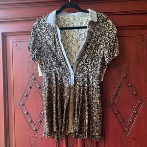 Gimmicks by BKE- like new button down top!